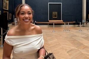 疑似包场？唐斯和女友😍参观卢浮宫：难得能这么近地看蒙娜丽莎