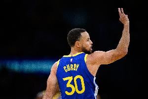 37岁221天！库里揭幕战砍20+ NBA历史最老后卫