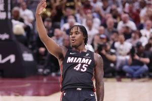 9助!斯波:非常喜欢戴维恩-米切尔组织能力 他在这方面很有天赋