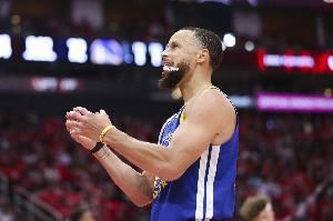 库里谈第3节扭转局势的关键:干扰对手投篮 保持防守间距 不失误